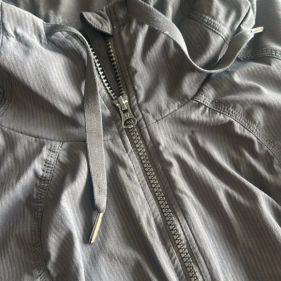 Lululemon Jacket - Picture 2 of 4